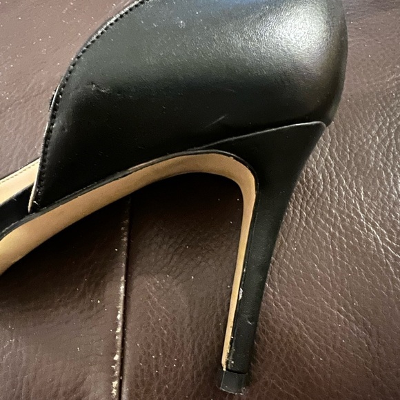 Marc Fisher Darlina D'orsay Pumps Black Pointed Toe Gold Trim 3.5” High Heel - Picture 6 of 11